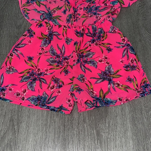 A dress from Ross.Made out of Polyester.Size 10 kids. In the color pink. - Picture 2 of 5